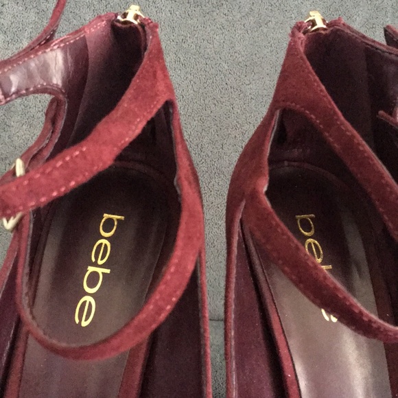 Bebe suede stilettos! Perfect for holiday parties! - Picture 4 of 4